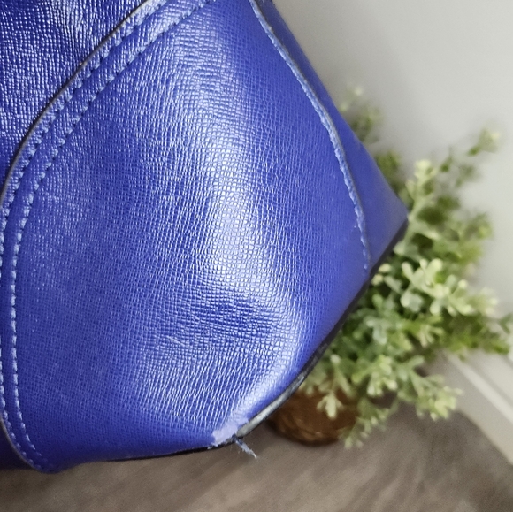 London Fog Shoulder Bag - Picture 5 of 10